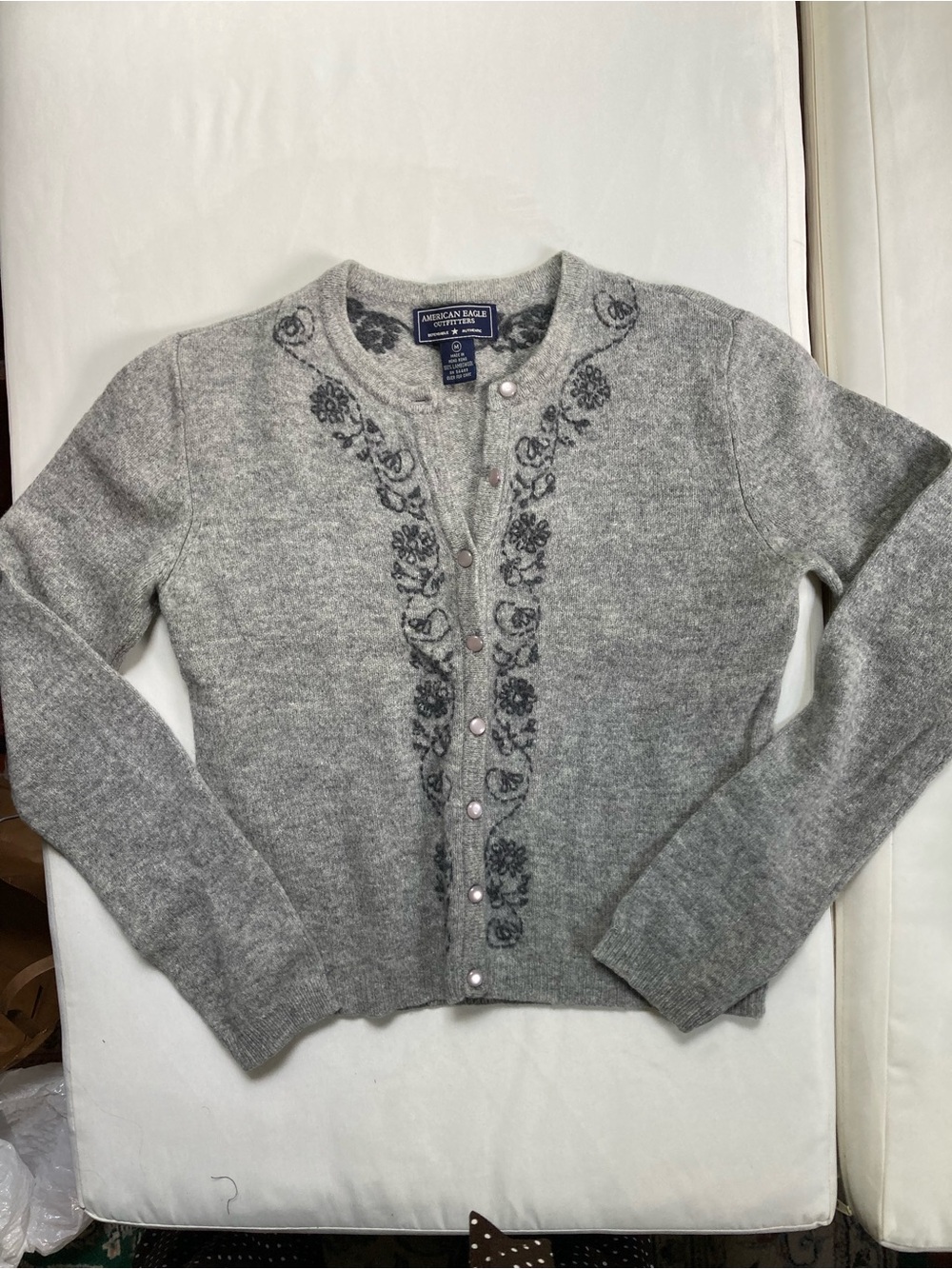 American Eagle Outfitters 100% Wool Gray Floral-Trim embroidered Cardigan M EUC